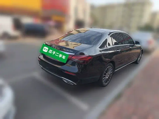 Mercedes-Benz E-Class — Фото автомобиля 4