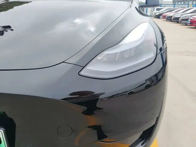 Tesla Model Y — Фото автомобиля 23