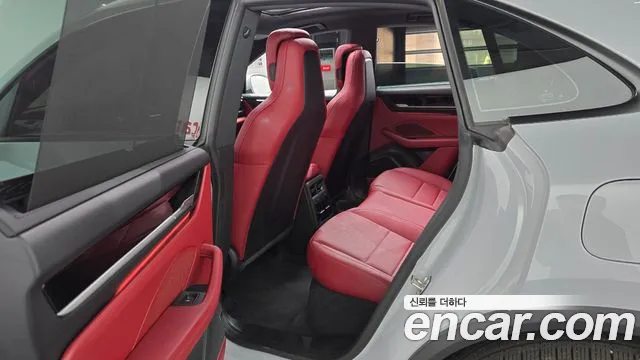 Porsche Macan — Фото автомобиля 10
