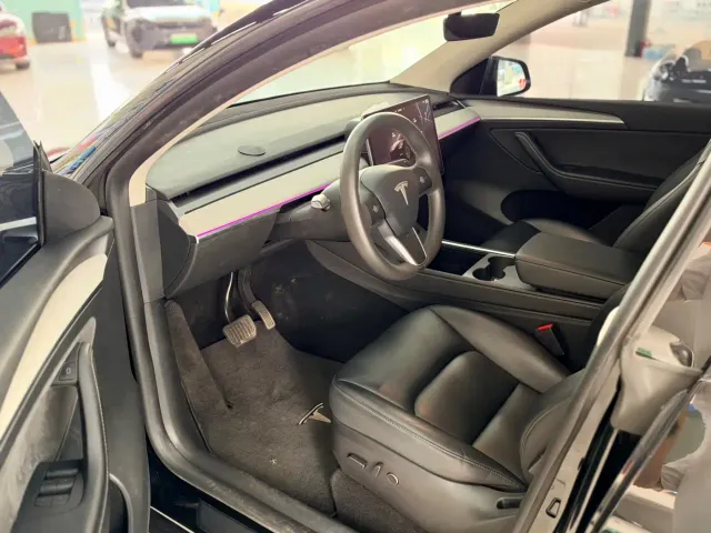Tesla Model Y — Фото автомобиля 7