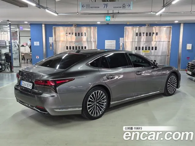 Lexus LS LS500h 5th Gen — Фото автомобиля 2