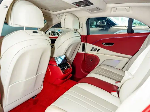 Bentley Flying Spur — Фото автомобиля 13