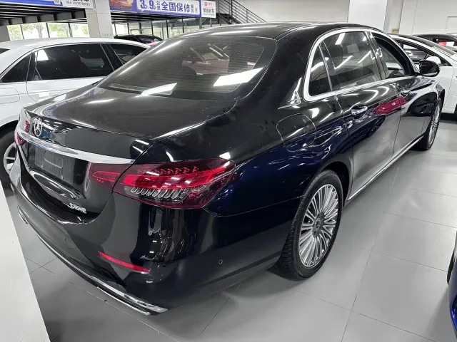 Mercedes-Benz E-Class — Фото автомобиля 13
