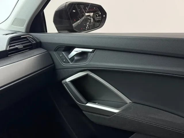 Audi Q3 — Фото автомобиля 11