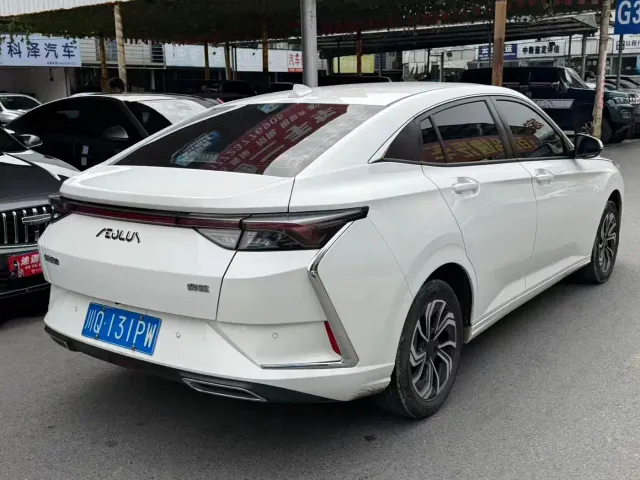 Dongfeng Yixuan — Фото автомобиля 12