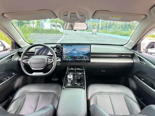 Wuling Starlight — Фото автомобиля 16