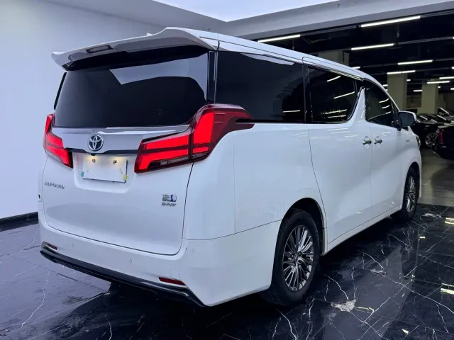 Toyota Alphard — Фото автомобиля 16