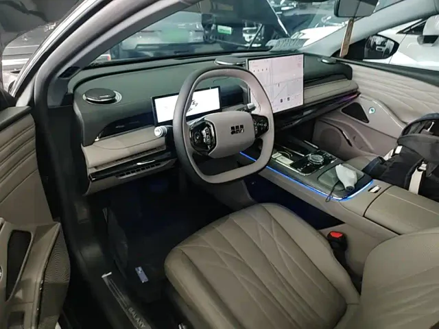 Geely Galaxy Xingyao 8 — Фото автомобиля 9