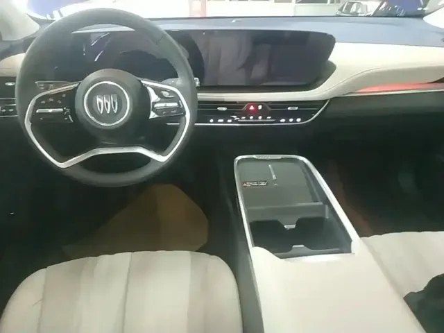 Buick LaCrosse 2025 Platinum Avenir Edition — Фото автомобиля 9