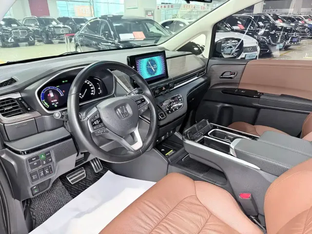 Honda Odyssey — Фото автомобиля 5