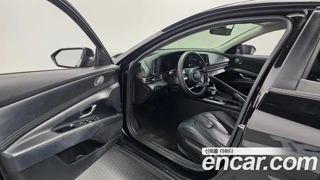 Hyundai AVANTE Avante (CN7) — Фото автомобиля 10