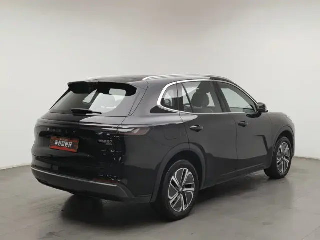 Geely Galaxy Starship 7 EM-i — Фото автомобиля 2