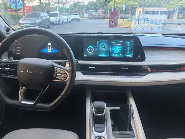 Chery Arrizo 8 — Фото автомобиля 5