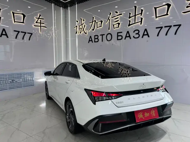 Hyundai Elantra — Фото автомобиля 6