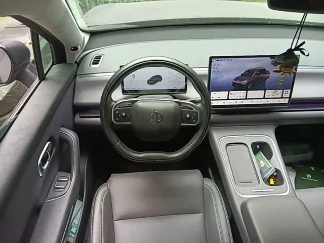 Leapmotor C10 — Фото автомобиля 10