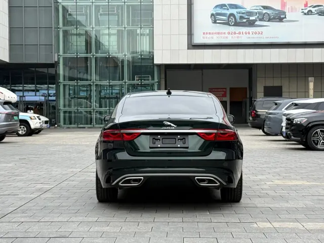 Jaguar XFL — Фото автомобиля 6