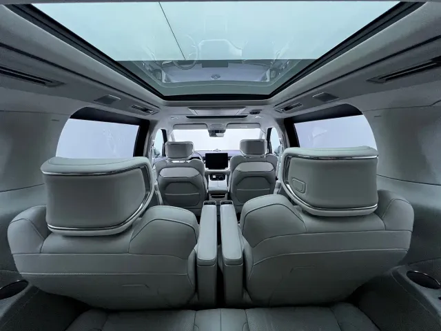 Volvo EM90 — Фото автомобиля 22