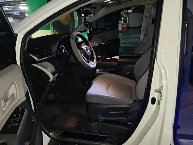 Toyota Granvia — Фото автомобиля 9