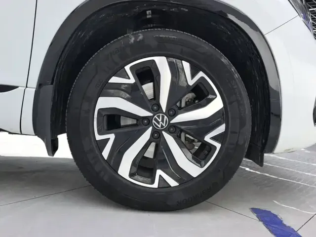 Volkswagen Tayron GTE Plug-in Hybrid — Фото автомобиля 6