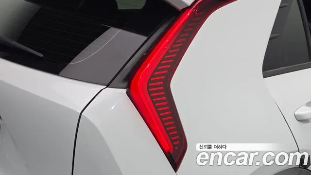 Kia Niro — Фото автомобиля 8