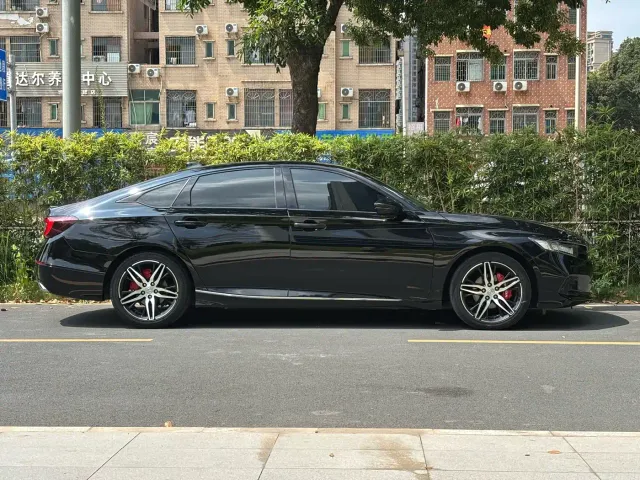 Honda Accord — Фото автомобиля 4