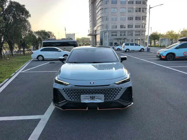 Changan UNI-V — Фото автомобиля 2