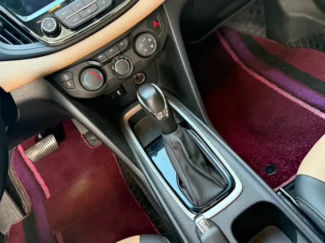 Chevrolet Monza — Фото автомобиля 16