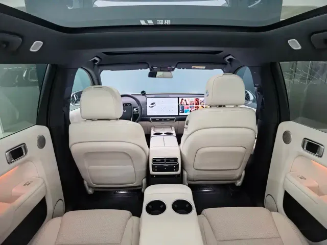 Li Auto L7 — Фото автомобиля 6