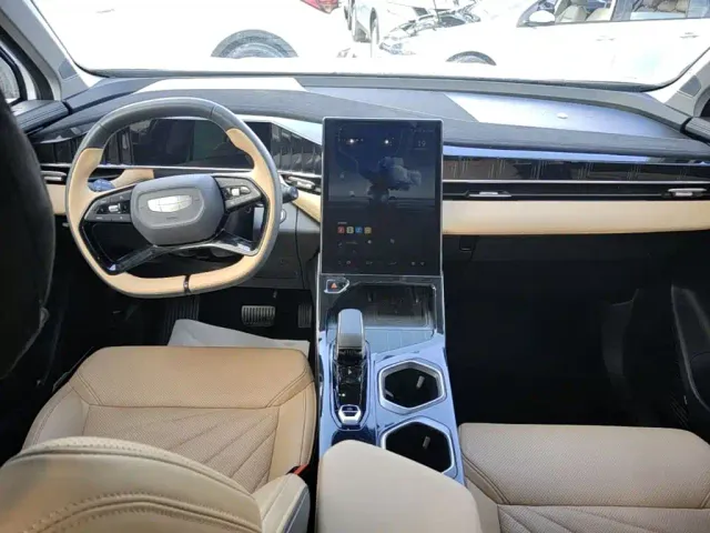 Geely Boyue L — Фото автомобиля 9