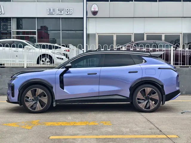 Lynk & Co 08 EM-P — Фото автомобиля 6