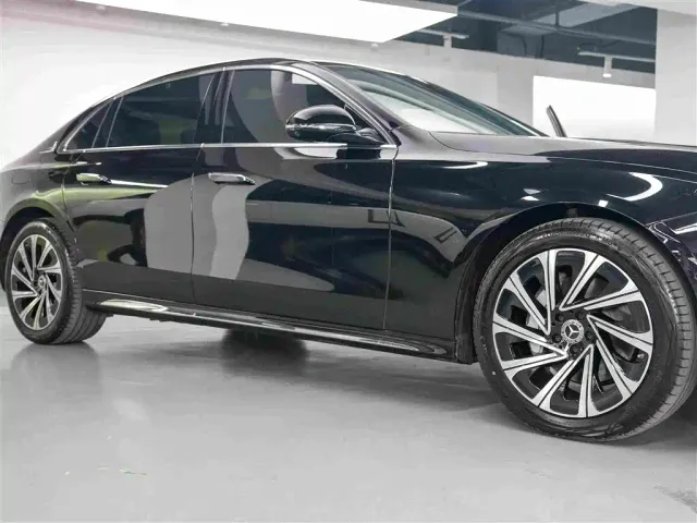 Mercedes-Benz E-Class — Фото автомобиля 14