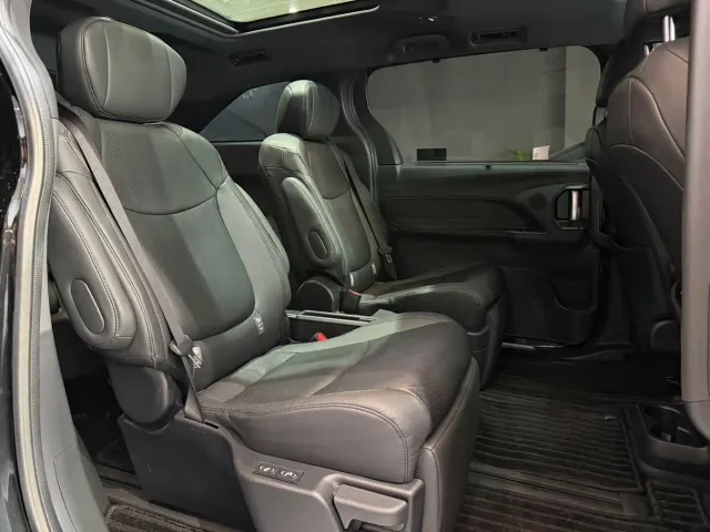 Toyota Granvia — Фото автомобиля 10