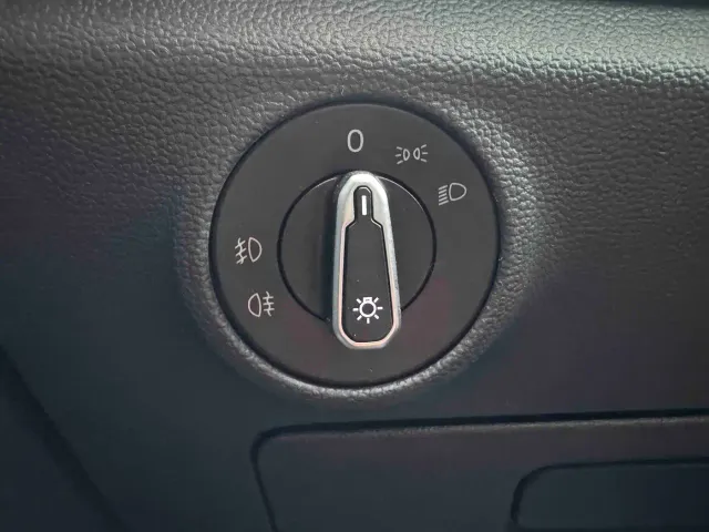 Volkswagen Sagitar — Фото автомобиля 11