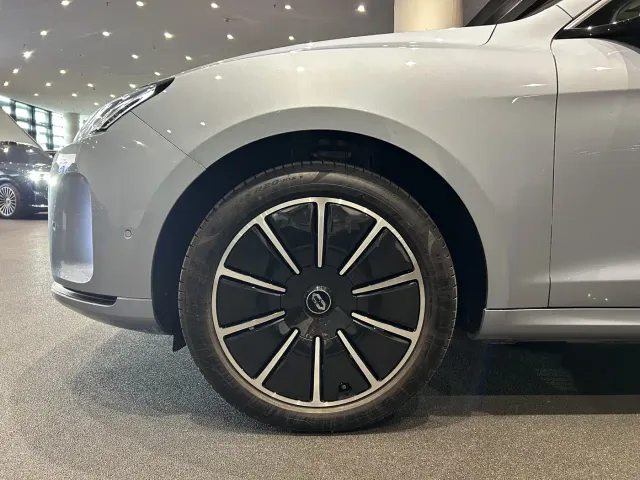 Aito M5 — Фото автомобиля 5
