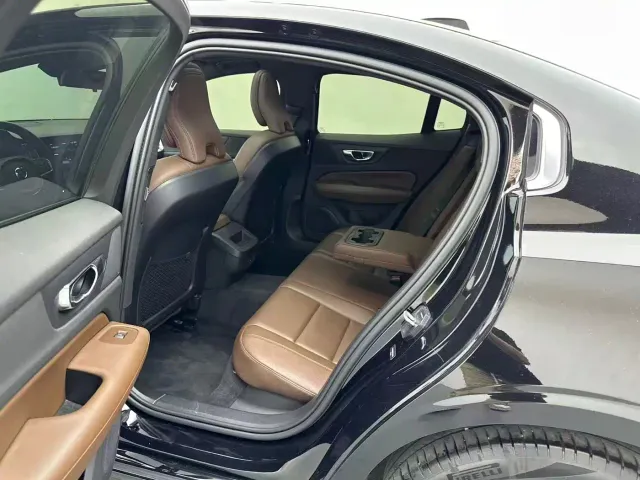 Volvo S60 — Фото автомобиля 6