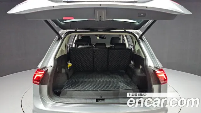 Volkswagen Tiguan — Фото автомобиля 20