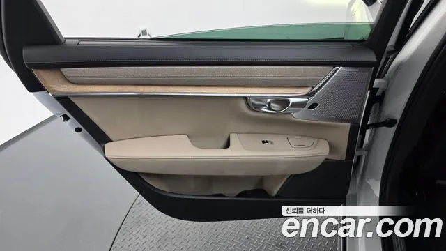 Volvo S90 — Фото автомобиля 14