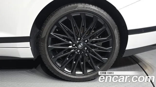 Hyundai Grandeur GN7 — Фото автомобиля 6