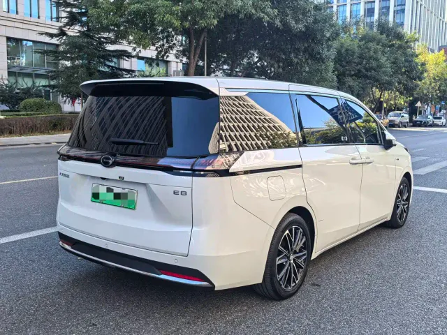 GAC Trumpchi E8 — Фото автомобиля 5