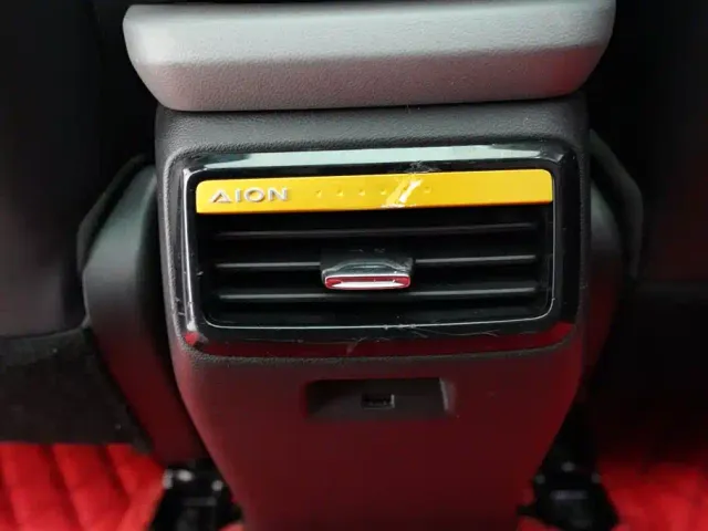 GAC Aion Y — Фото автомобиля 14