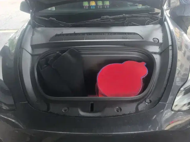 Tesla Model Y — Фото автомобиля 10