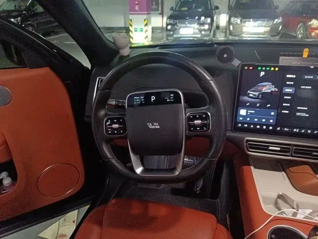 Li Auto L9 — Фото автомобиля 2