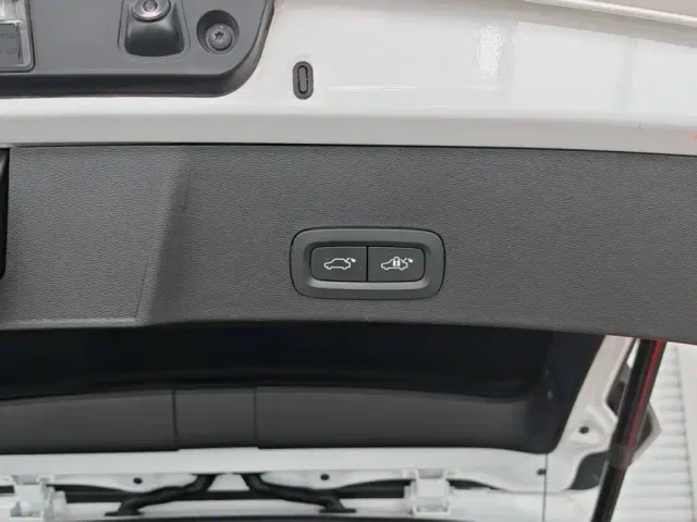 Volvo XC40 — Фото автомобиля 19