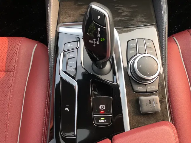 BMW 5 Series — Фото автомобиля 12