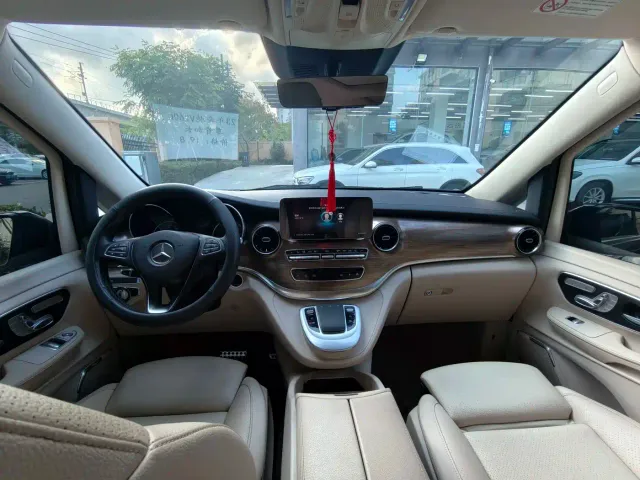 Mercedes-Benz V-Class — Фото автомобиля 18