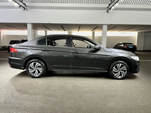 Volkswagen Bora — Фото автомобиля 4