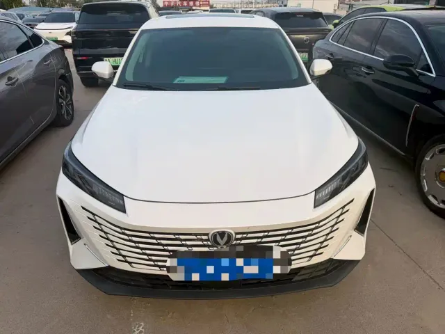 Changan Eado — Фото автомобиля 2