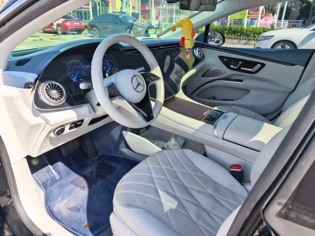 Mercedes-Benz EQS — Фото автомобиля 10