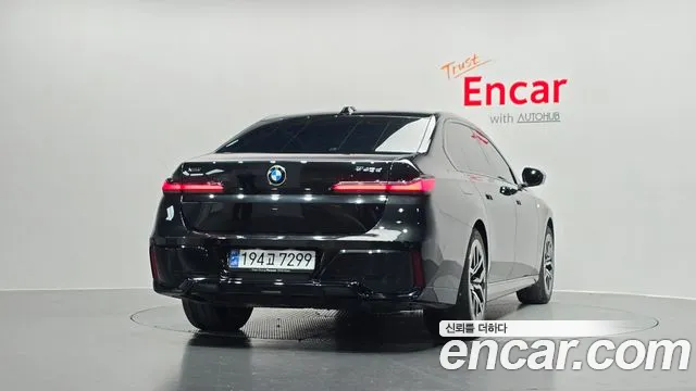 BMW 7-Series — Фото автомобиля 4