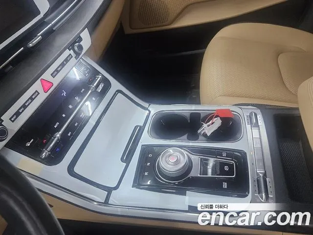 Kia Carnival Generation 4 — Фото автомобиля 14